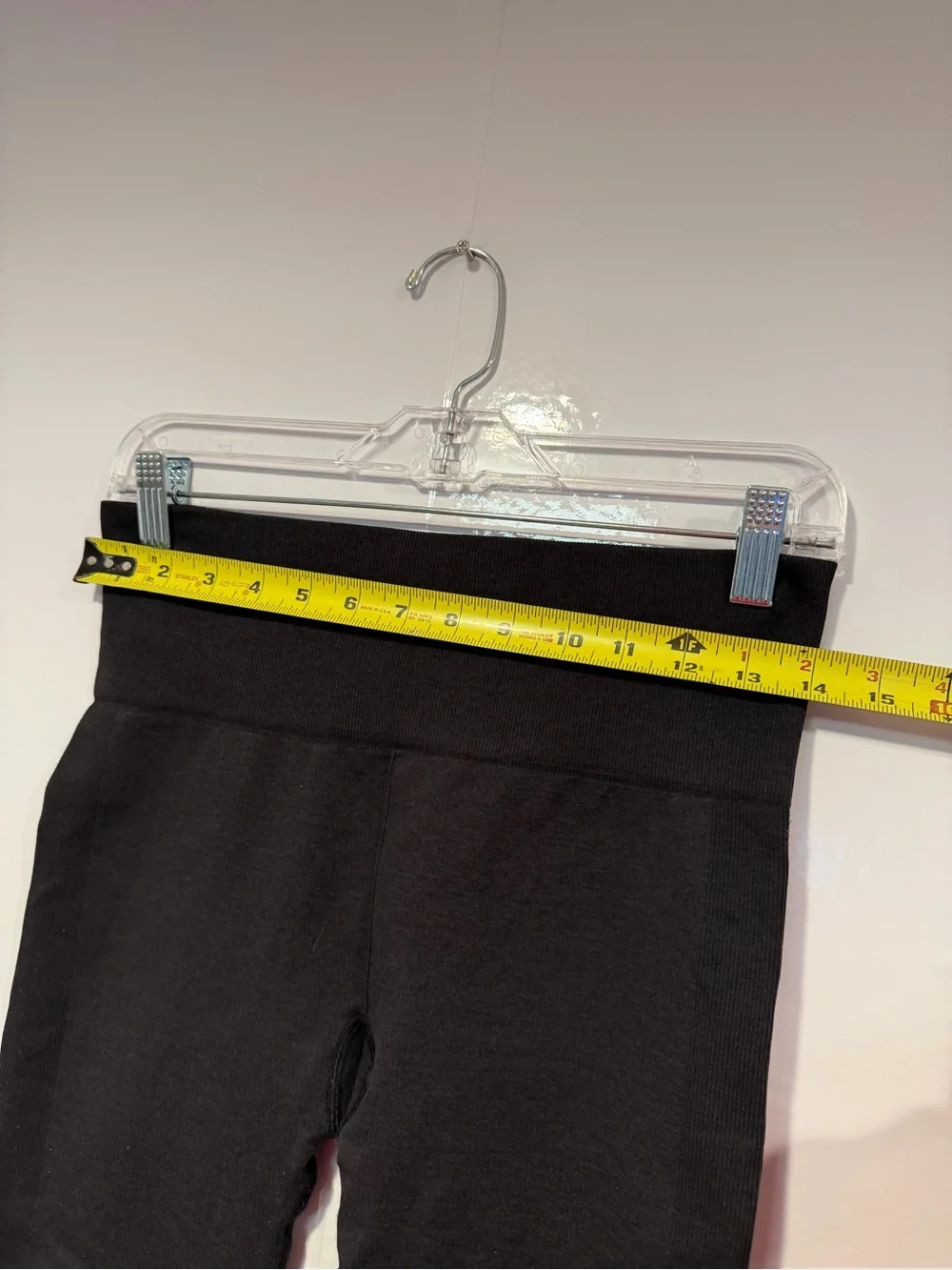 Black and grey ombré lululemon‎ compression crop leggings